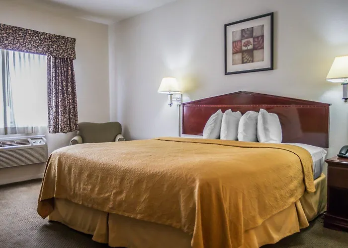 Quality Near Starved Rock State Park 4*