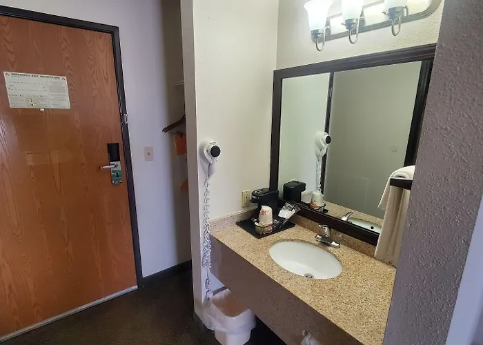 Quality Near Starved Rock State Park 4*